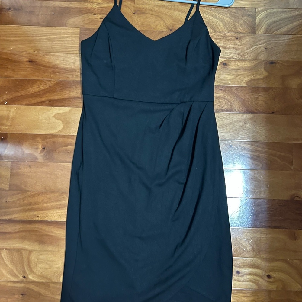 Black slit sleeveless dress